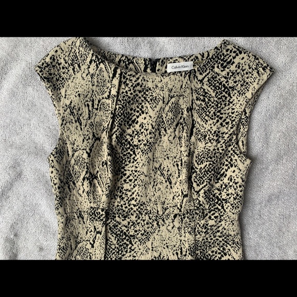 🌟 3 FOR $25 | Calvin Klein Snake Print Dress - Picture 3 of 5